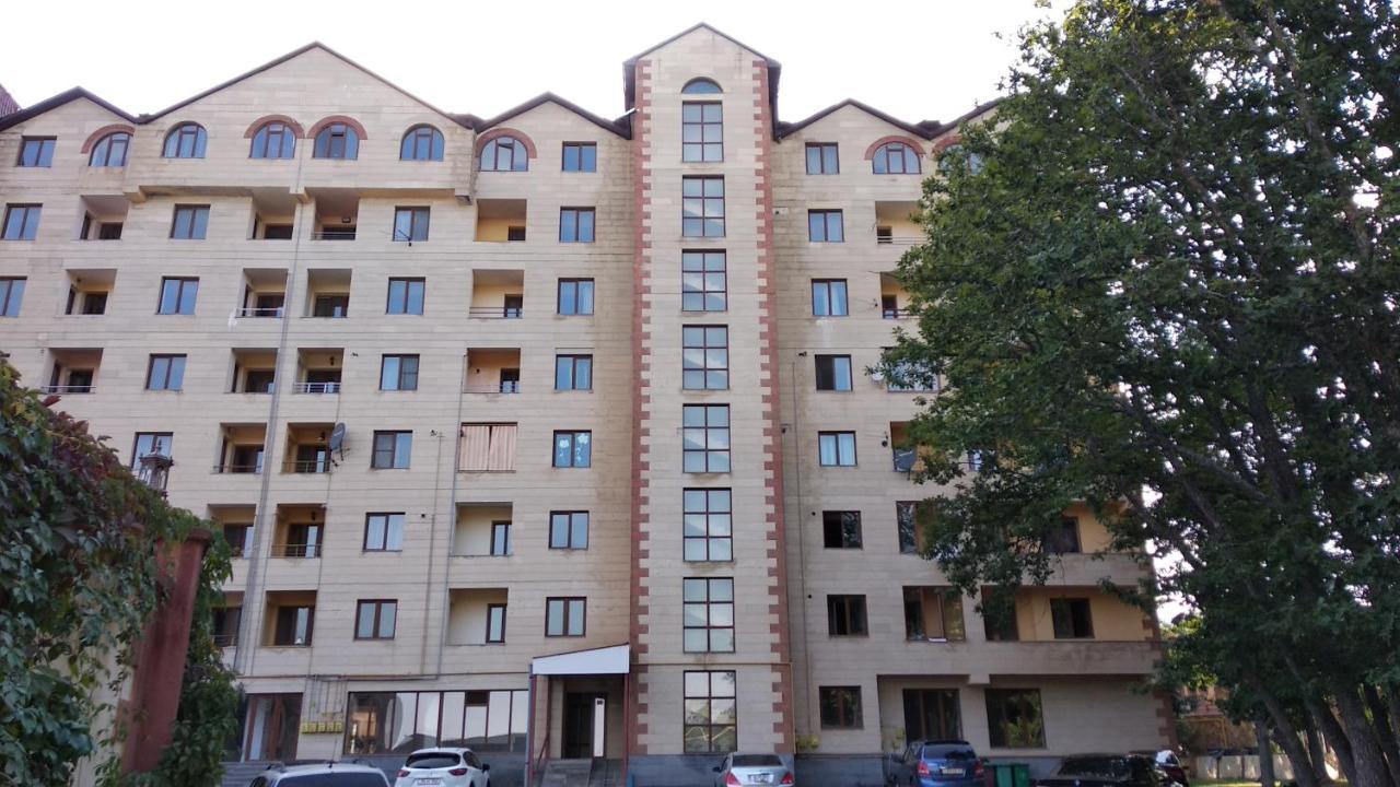 Hillside Apartment ซากาดซอร์ ภายนอก รูปภาพ